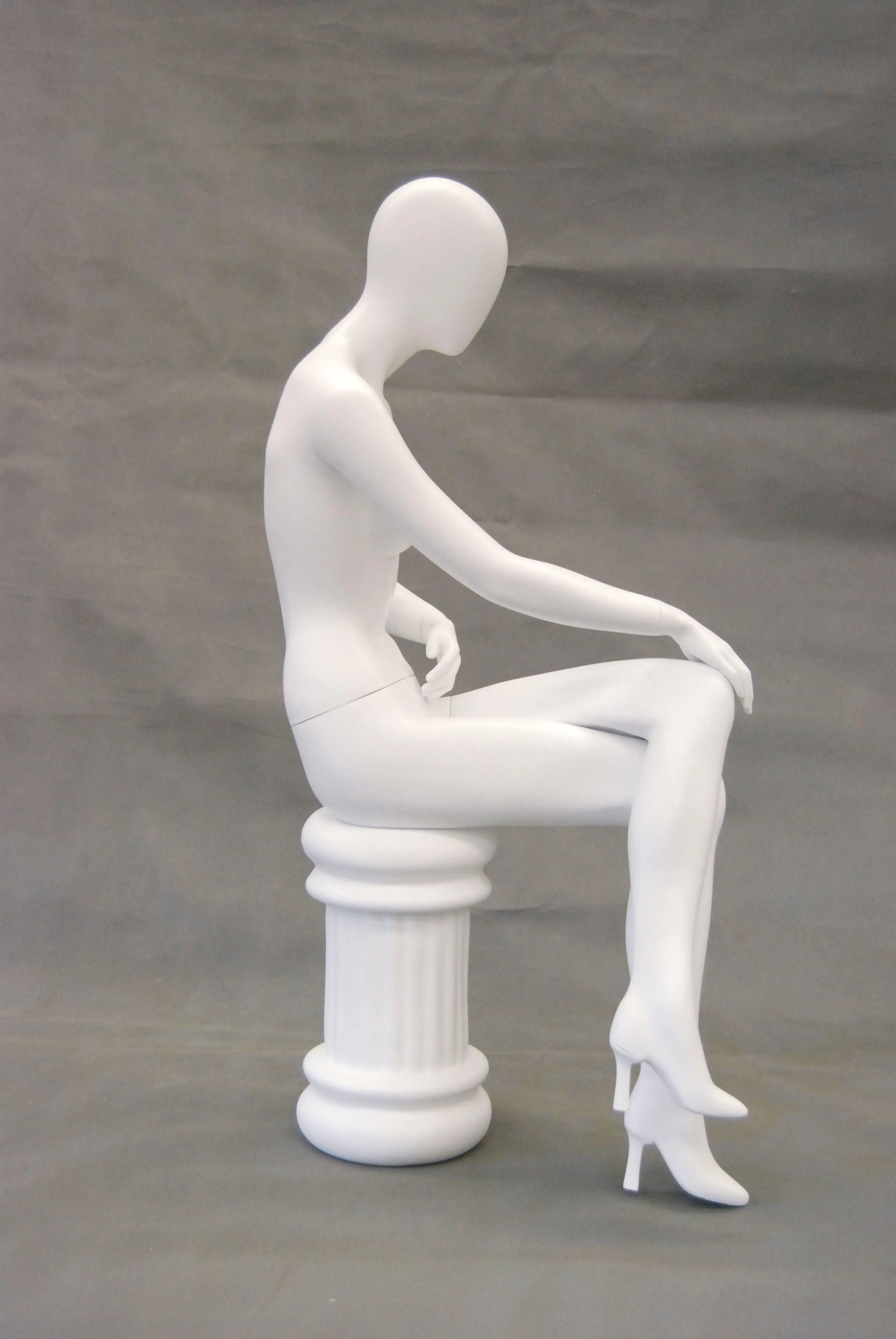 Egghead Female Sitting Mannequin MM-RGS9W