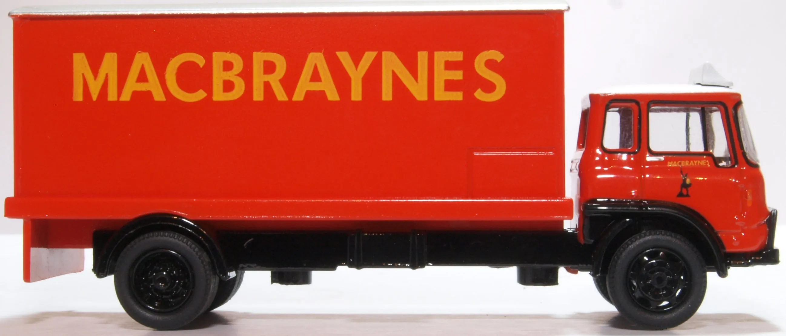 Oxford Diecast Bedford TK Box Van Macbraynes